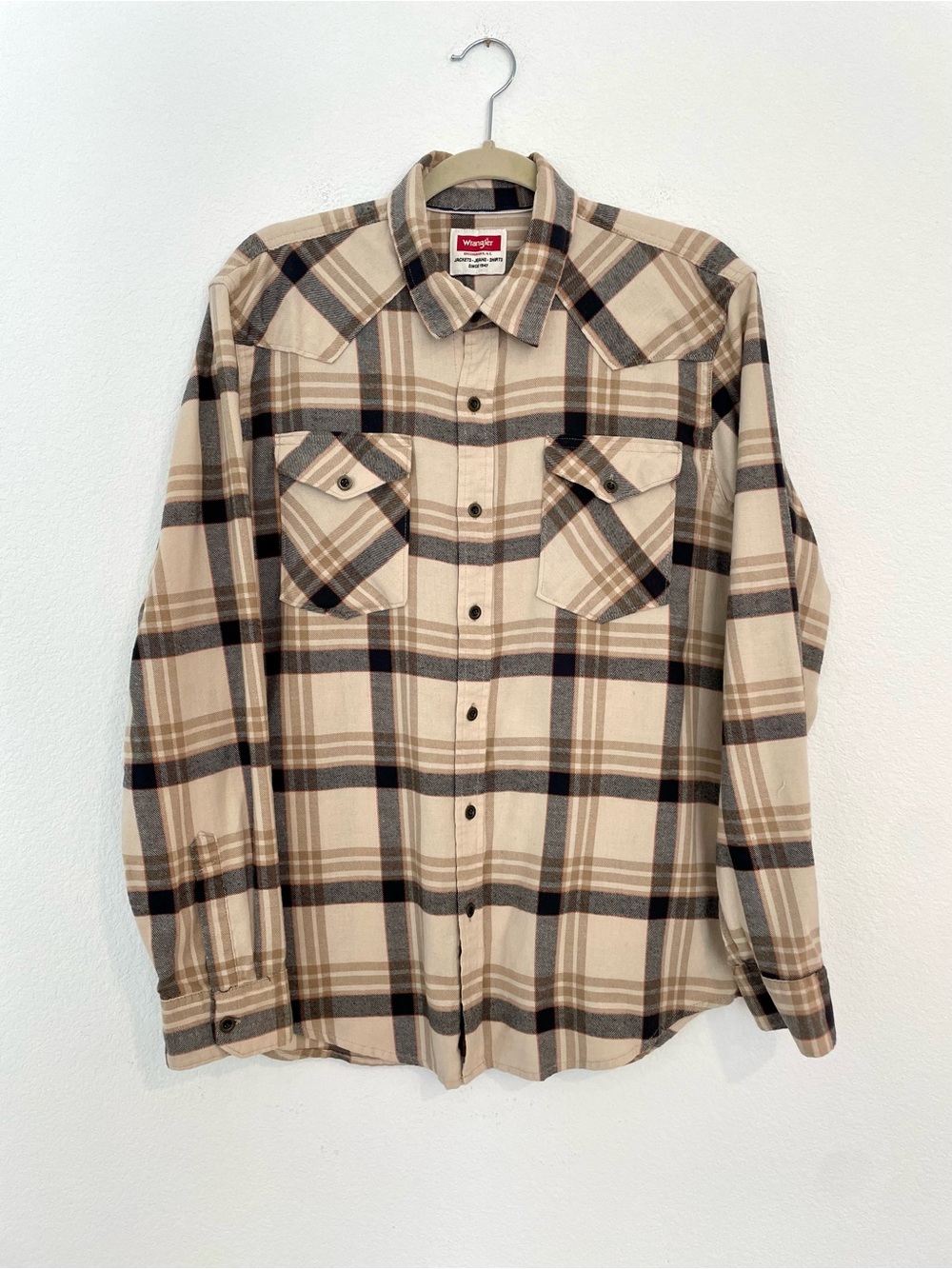 Wrangler Men's Long Sleeve Slim Fit Plaid Western Button-Down Woven Shirt
